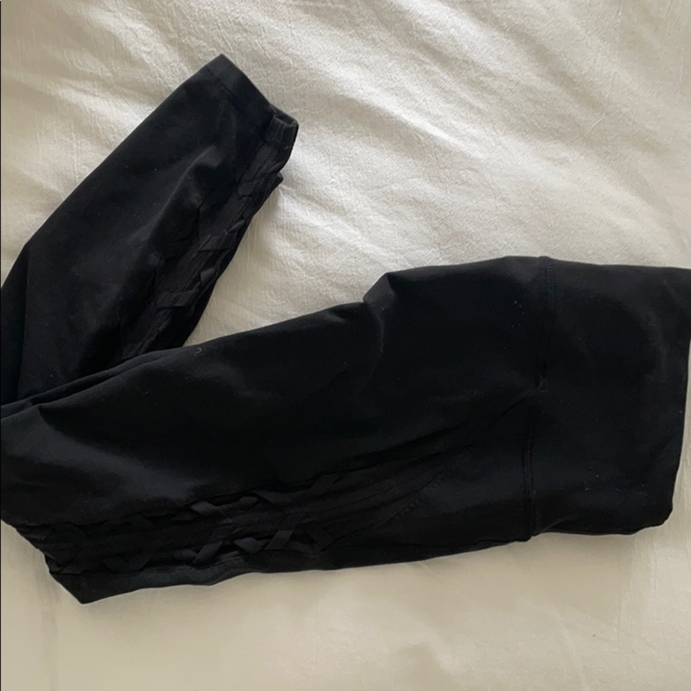 Black lululemon size 6 high waist leggings